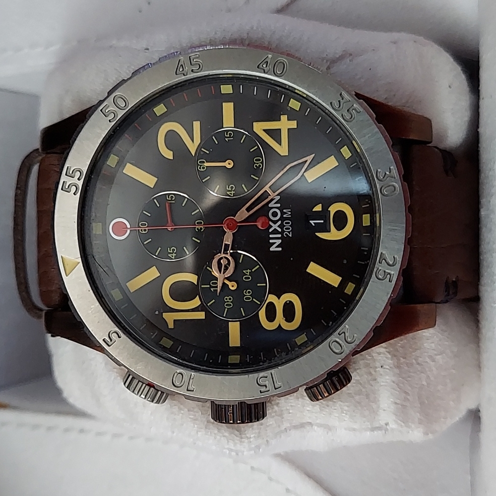 NIXON 48-20 mens watch